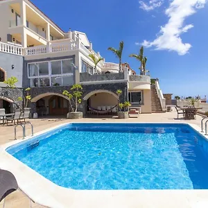 https://villa-boutique-leicht-friends.tenerifehoteles.net